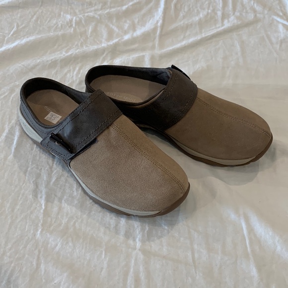 Easy Spirit • mules - Picture 1 of 5